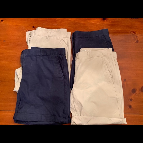 Bundle of 4 pair of GAP Roll/ Cuffed Bottom Shorts - Picture 2 of 8